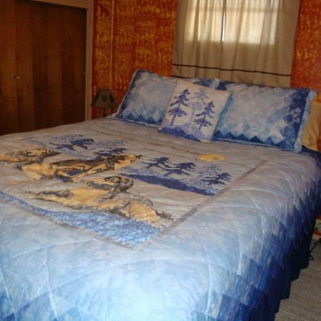 ווסט ילוסטון Yellowstone Wildlife Cabins מראה חיצוני תמונה