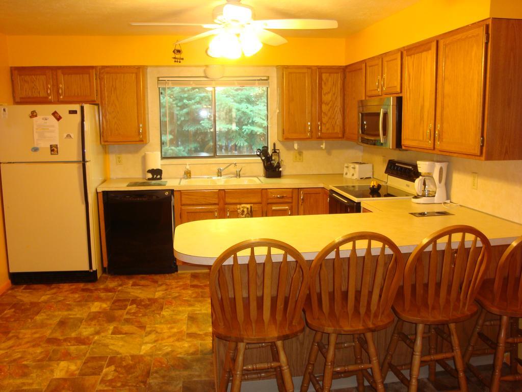 ווסט ילוסטון Yellowstone Wildlife Cabins מראה חיצוני תמונה