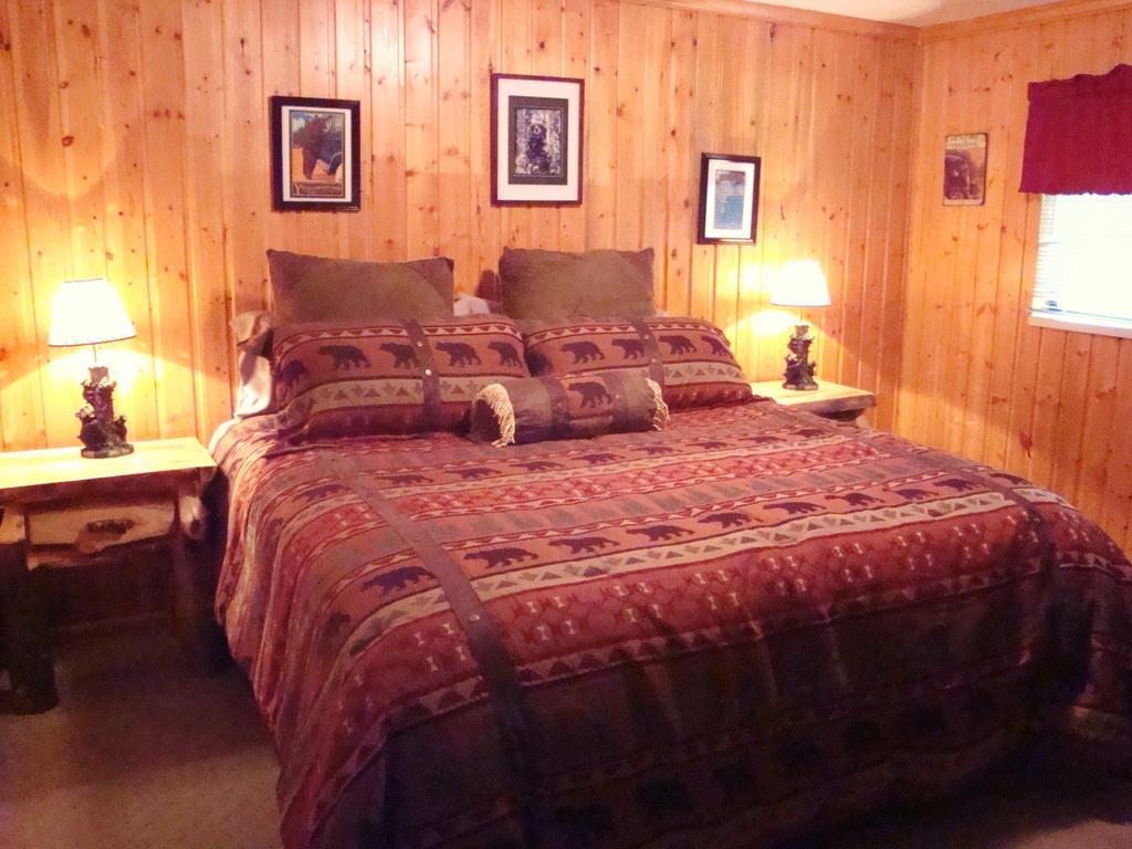 ווסט ילוסטון Yellowstone Wildlife Cabins מראה חיצוני תמונה