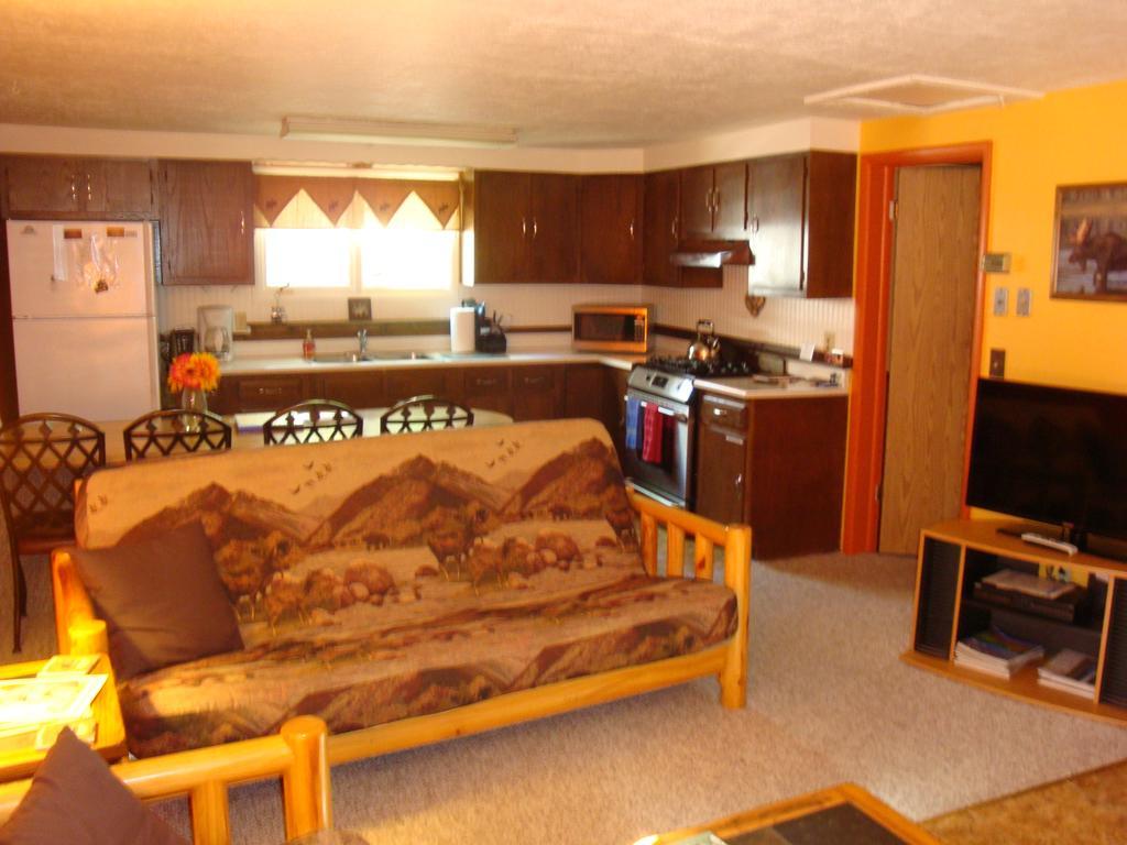 ווסט ילוסטון Yellowstone Wildlife Cabins מראה חיצוני תמונה