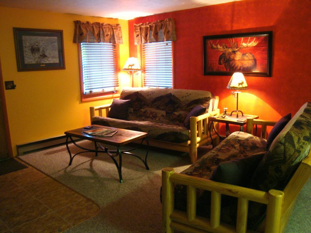 ווסט ילוסטון Yellowstone Wildlife Cabins מראה חיצוני תמונה