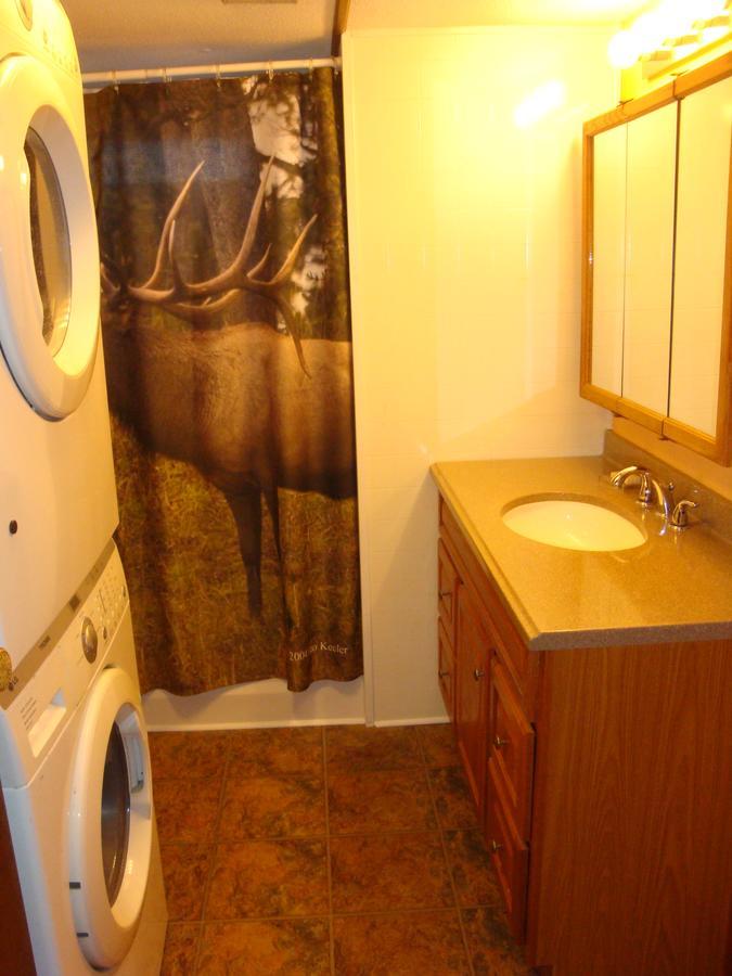 ווסט ילוסטון Yellowstone Wildlife Cabins מראה חיצוני תמונה