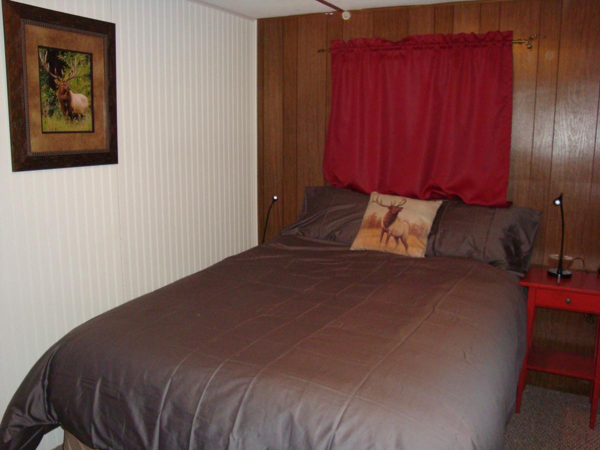 ווסט ילוסטון Yellowstone Wildlife Cabins מראה חיצוני תמונה