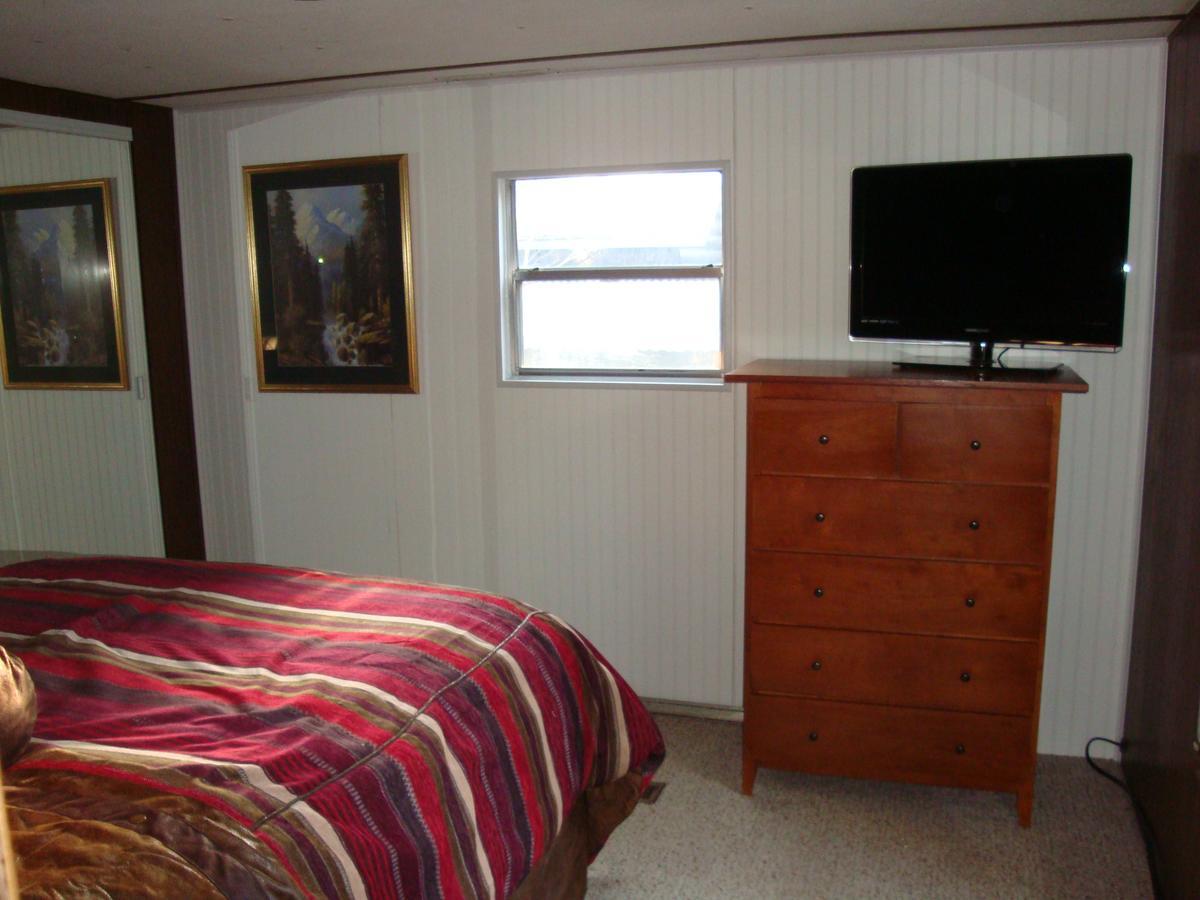 ווסט ילוסטון Yellowstone Wildlife Cabins מראה חיצוני תמונה