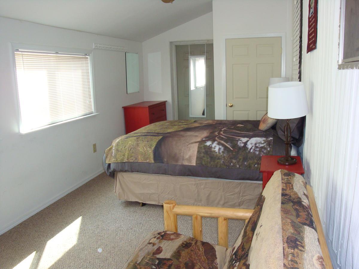 ווסט ילוסטון Yellowstone Wildlife Cabins מראה חיצוני תמונה